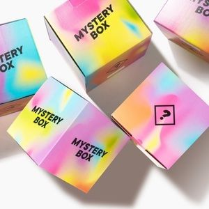 Summer Mystery Box - 5 Pieces Inside